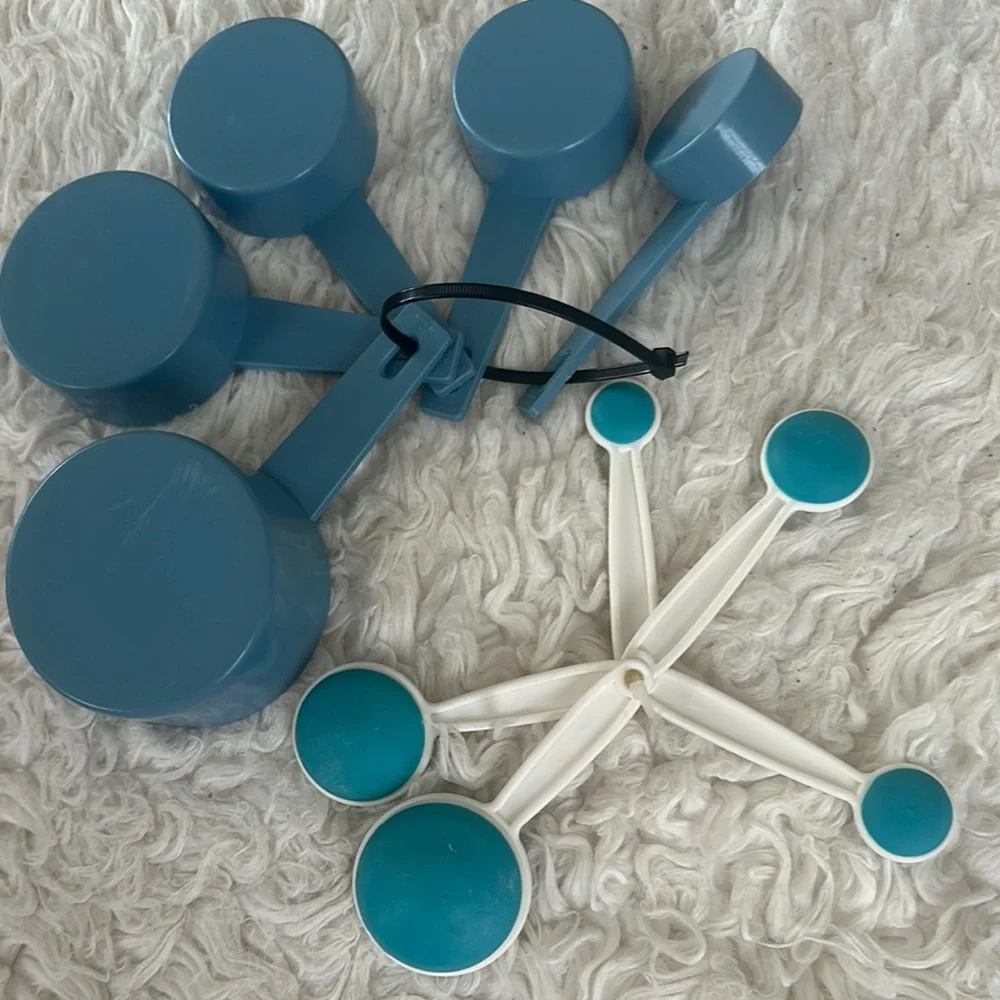 Blue and White Measuring Cup and Spoon Set